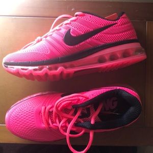 Nike AirMax running shoes - NWOT